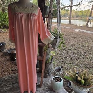 Colony Club Vintage Salmon Pink Long Nightgown With Cream Lace Trim Size Medium